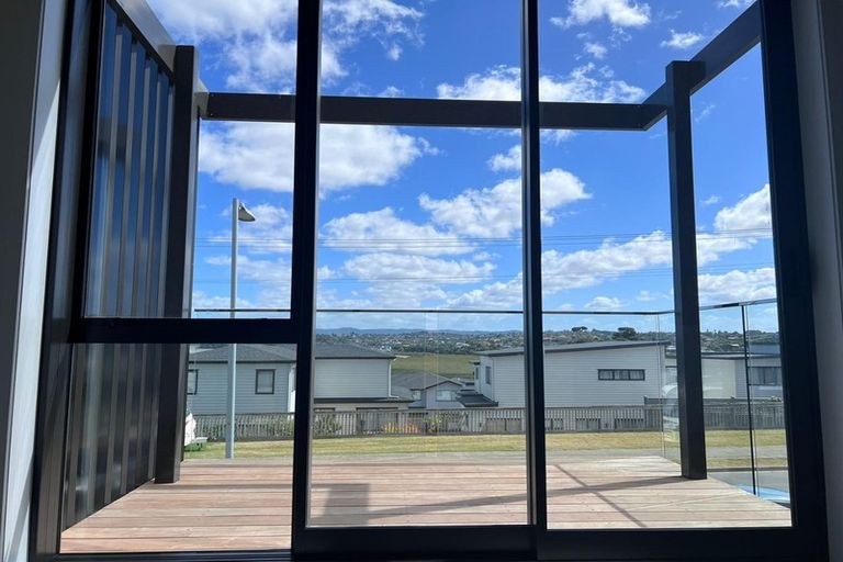 Photo of property in 22/1 Scott Road, Hobsonville, Auckland, 0616