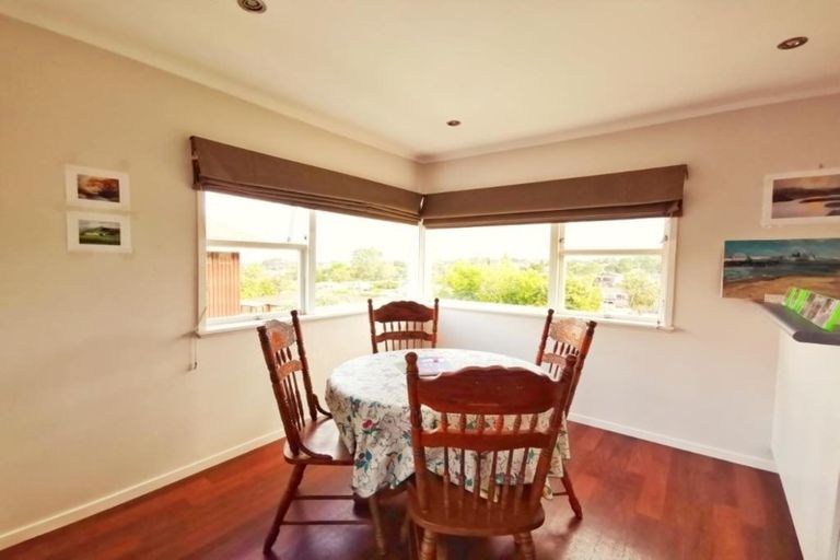 Photo of property in 15 Taitua Drive, Te Atatu South, Auckland, 0610