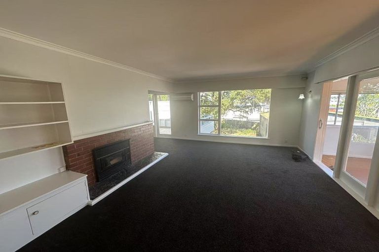 Photo of property in 6 Raines Avenue, Forrest Hill, Auckland, 0620