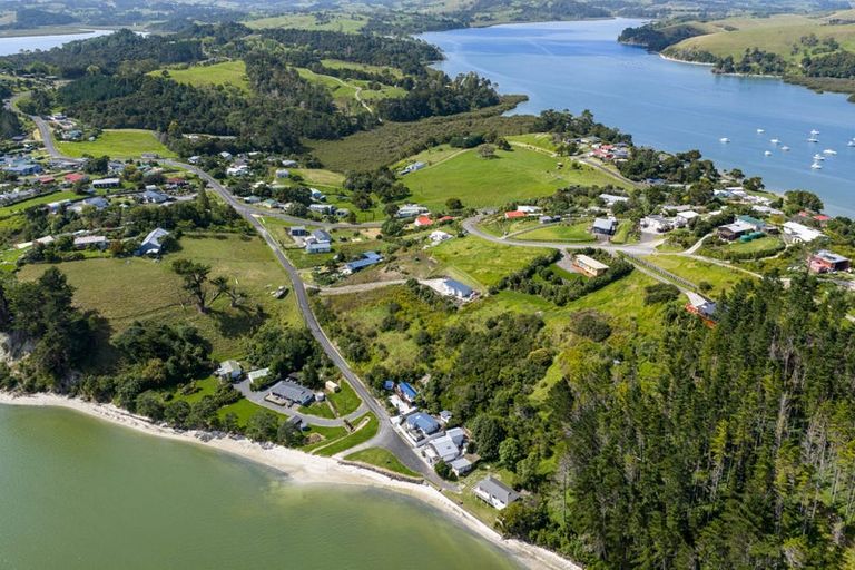Photo of property in 6 Emay Crescent, Pahi, Paparoa, 0571