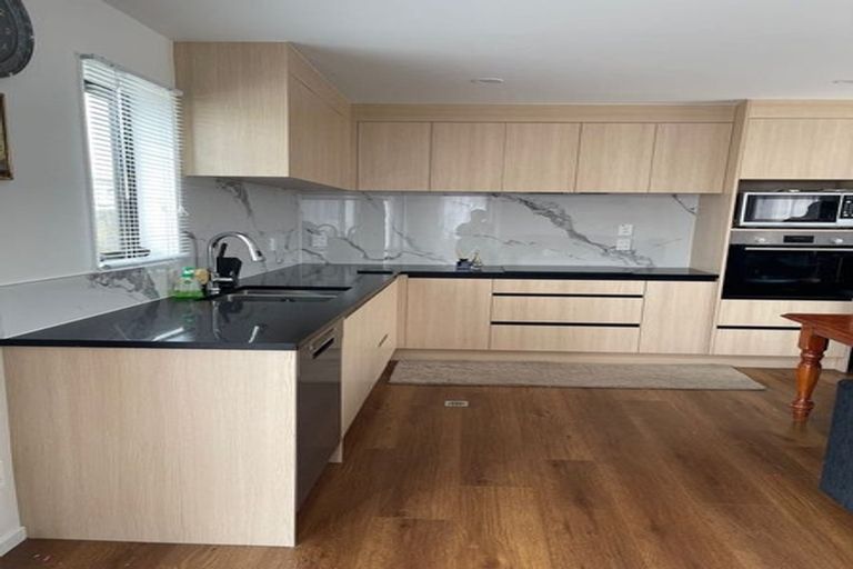 Photo of property in 52 Landon Avenue, Mangere East, Auckland, 2024