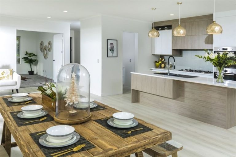 Photo of property in 39 Nobilo Road, Kumeu, 0810