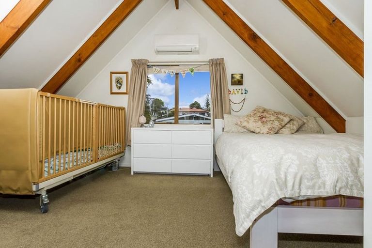 Photo of property in 1/47 Selwyn Crescent, Forrest Hill, Auckland, 0620