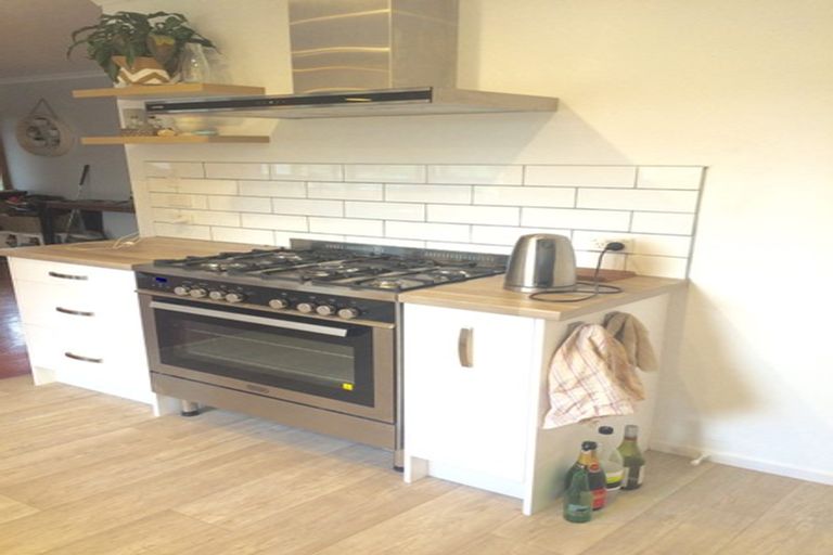 Photo of property in 68 Paragon Avenue, Beach Haven, Auckland, 0626