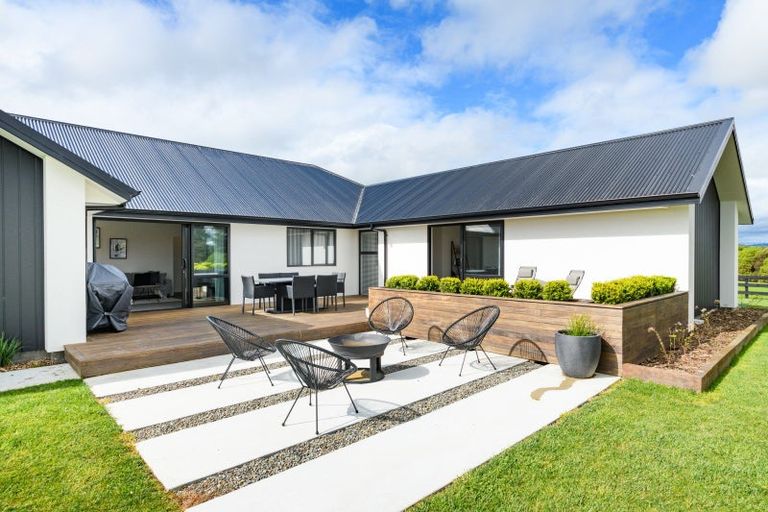 Photo of property in 65 Hartwell Drive, Kelvin Grove, Palmerston North, 4470