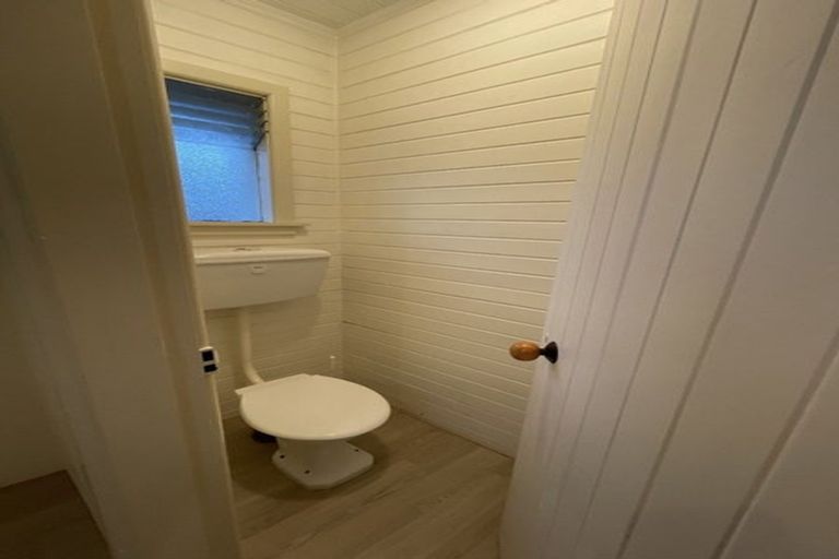 Photo of property in 352 Blenheim Road, Upper Riccarton, Christchurch, 8041