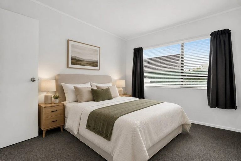 Photo of property in 2/22 Great South Road, Papakura, 2110