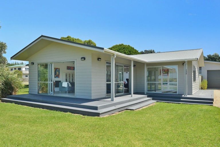 Photo of property in 132 Blue Pacific Parade, Riversdale Beach, Masterton, 5872