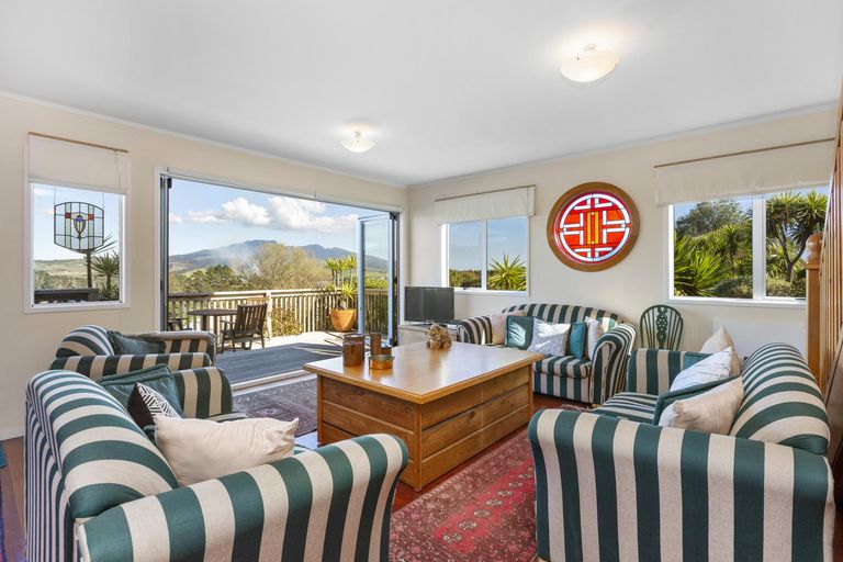 Photo of property in 4 Robertson Street, Raglan, 3225