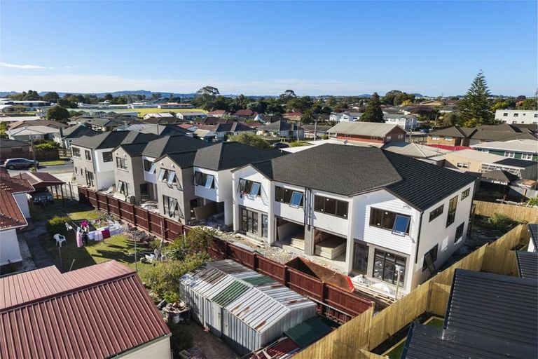 Photo of property in 35c Royton Avenue, Mangere East, Auckland, 2024