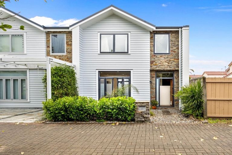 Photo of property in 34 Gunner Drive, Te Atatu Peninsula, Auckland, 0610