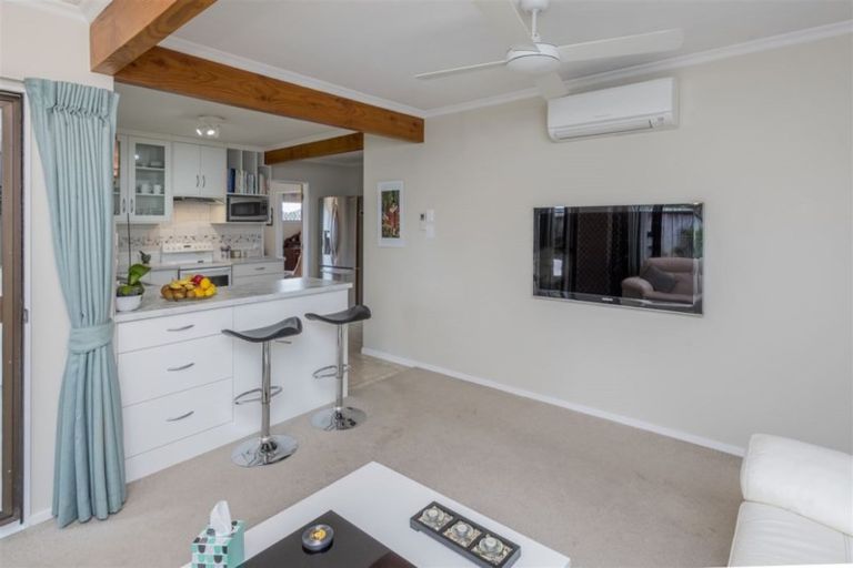 Photo of property in 42 Kent Street, Levin, 5510