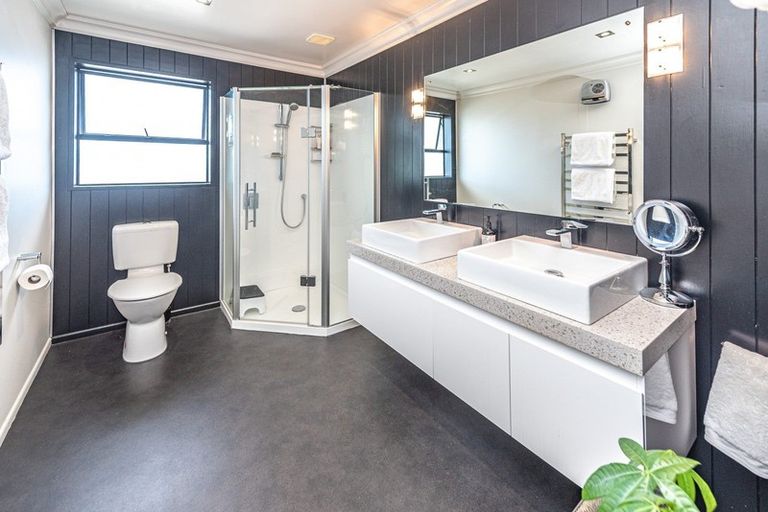 Photo of property in 106 Great North Road, Saint Johns Hill, Whanganui, 4500