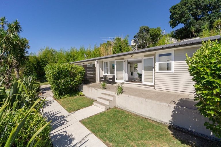 Photo of property in 1/39 St Peters Street, Northcote, Auckland, 0627