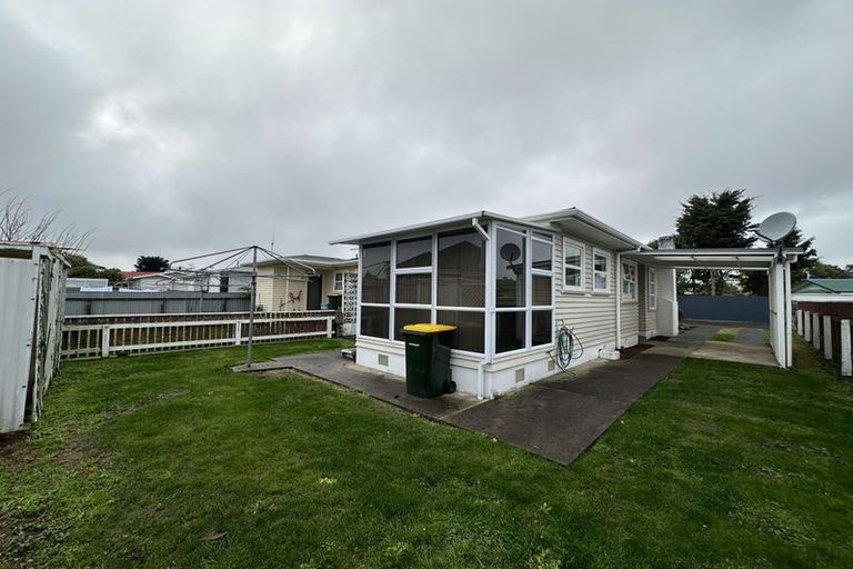 Photo of property in 7 Huia Place, Levin, 5510