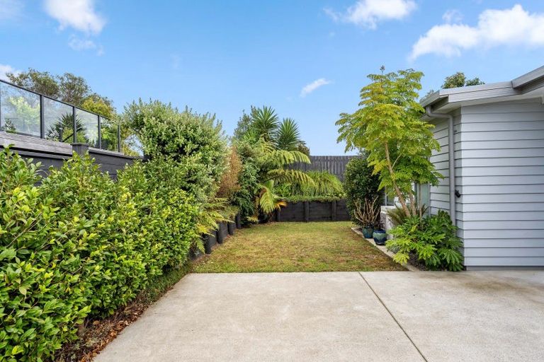 Photo of property in 22 Stace Hopper Drive, One Tree Point, 0118