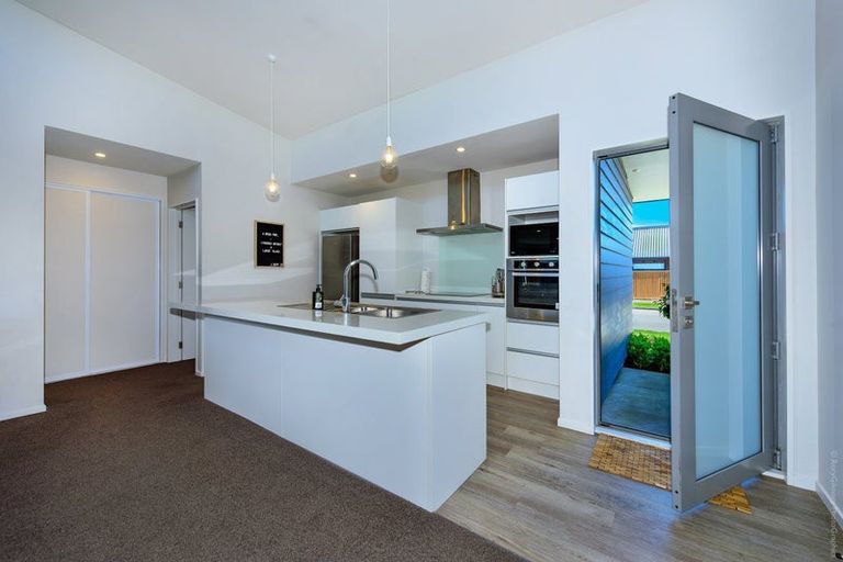 Photo of property in 10 Meyer Crescent, Halswell, Christchurch, 8025