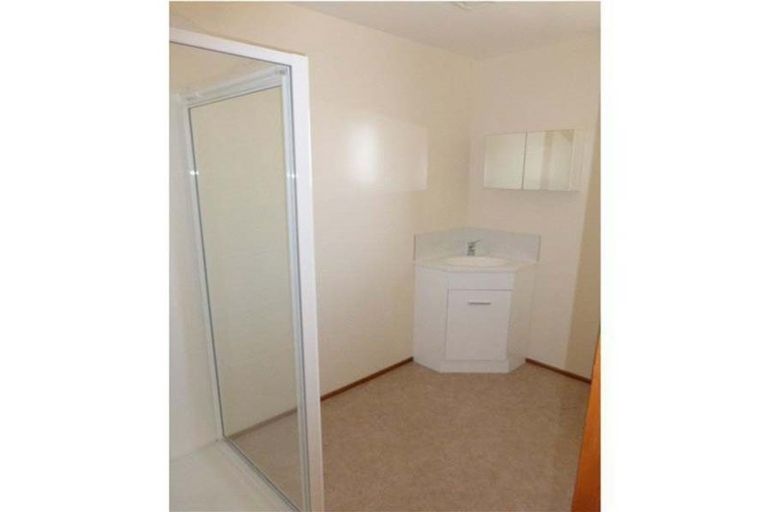 Photo of property in 3a Broadbent Street, Riccarton, Christchurch, 8041