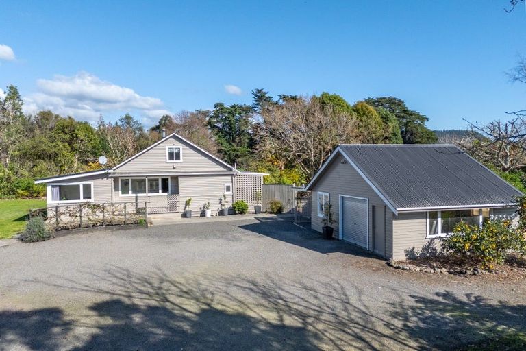 Photo of property in 15 Gleeson Road, Manakau, Levin, 5573