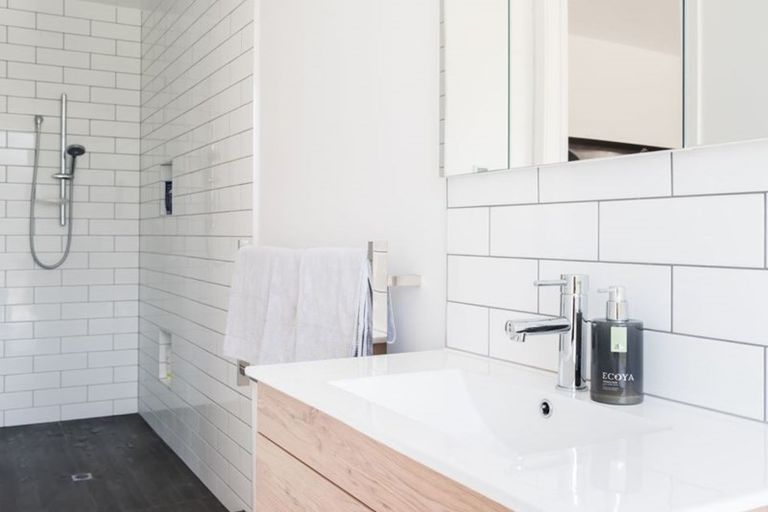 Photo of property in 138 Taupaki Road, Taupaki, 0782