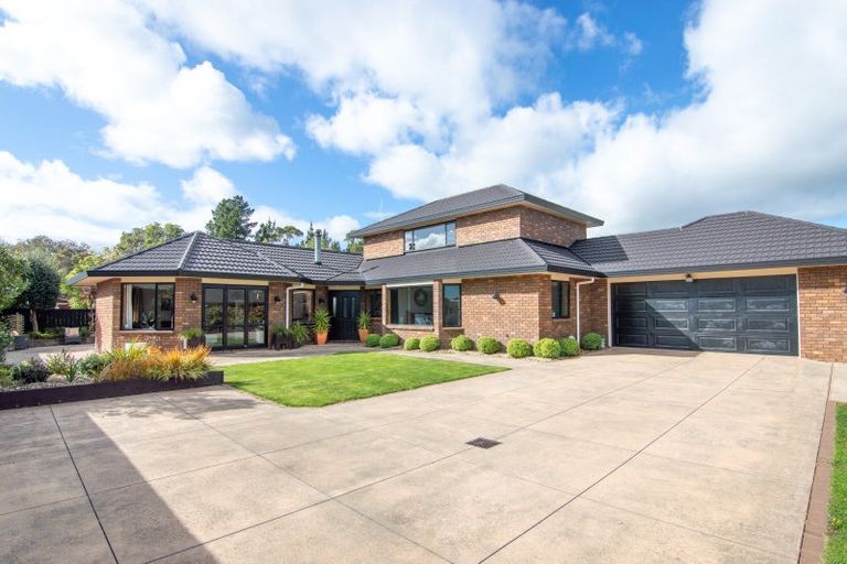 Photo of property in 7 Alpine Grove, Kelvin Grove, Palmerston North, 4414