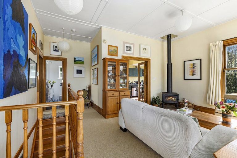 Photo of property in 37 Patanga Crescent, Thorndon, Wellington, 6011