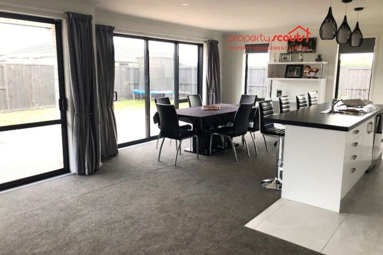 Photo of property in 9 Kaurinui Crescent, One Tree Point, 0118