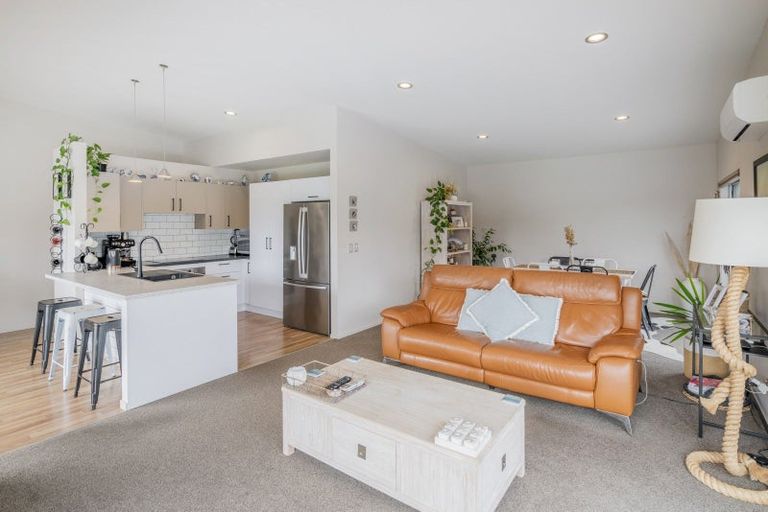 Photo of property in 10 Rena Place, Whitianga, 3510