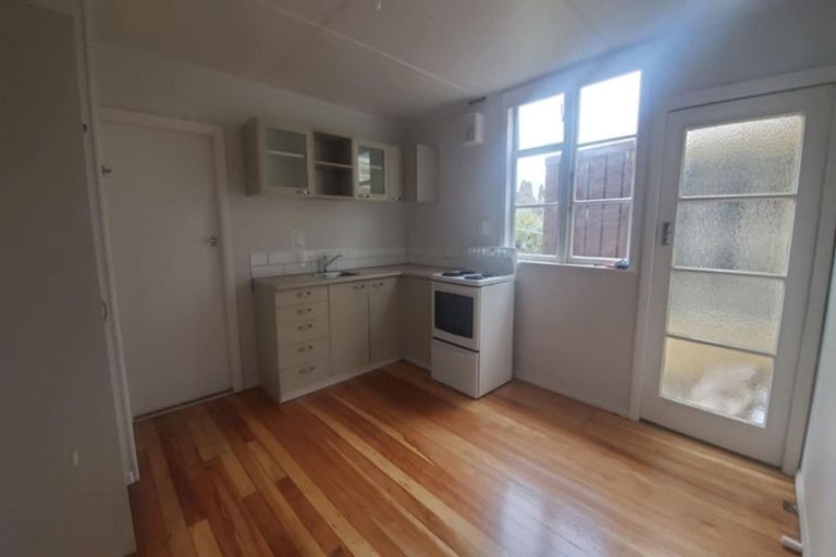 Photo of property in 1 Mckenzie Terrace, Carterton, 5713