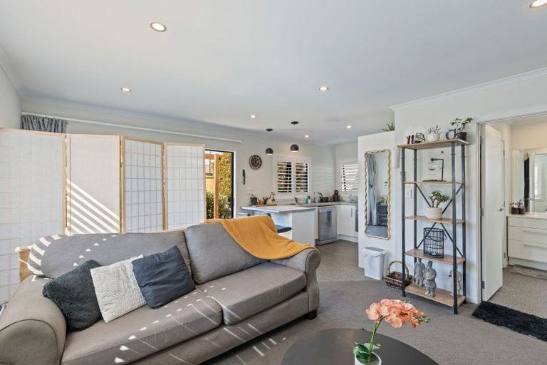 Photo of property in 88a Pioneer Road, Moturoa, New Plymouth, 4310