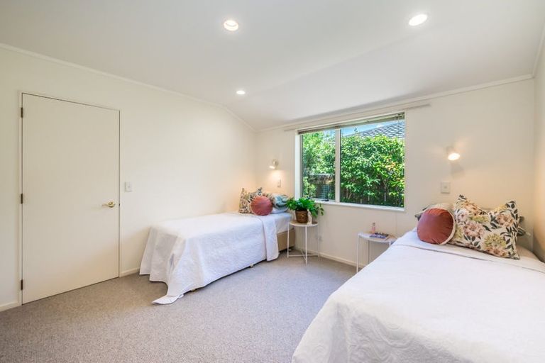 Photo of property in 25 Awanui Drive, Waikanae, 5036