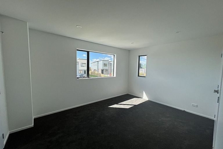 Photo of property in 1b Poruru Close, Papakura, 2110