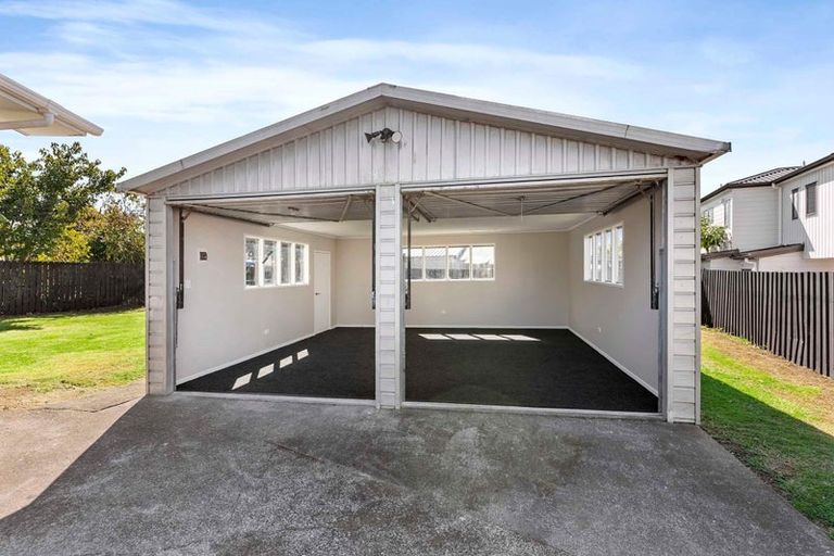 Photo of property in 39 Court Town Close, Mangere, Auckland, 2022