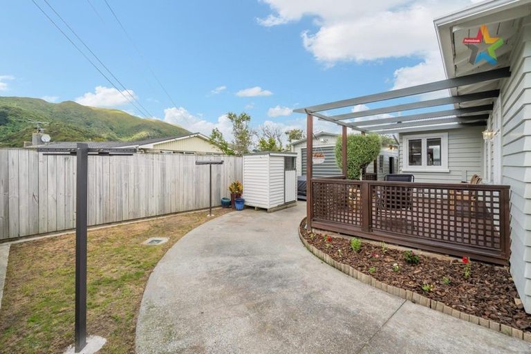 Photo of property in 122 Waiwhetu Road, Waterloo, Lower Hutt, 5011