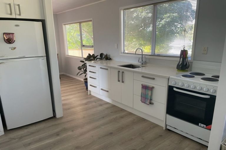 Photo of property in 20 Laser Place, Bayview, Auckland, 0629