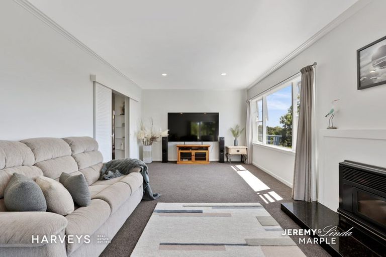 Photo of property in 61a West Lynn Road, Titirangi, Auckland, 0604