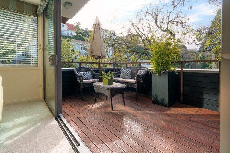 Photo of property in 35a Ngaio Road, Kelburn, Wellington, 6012