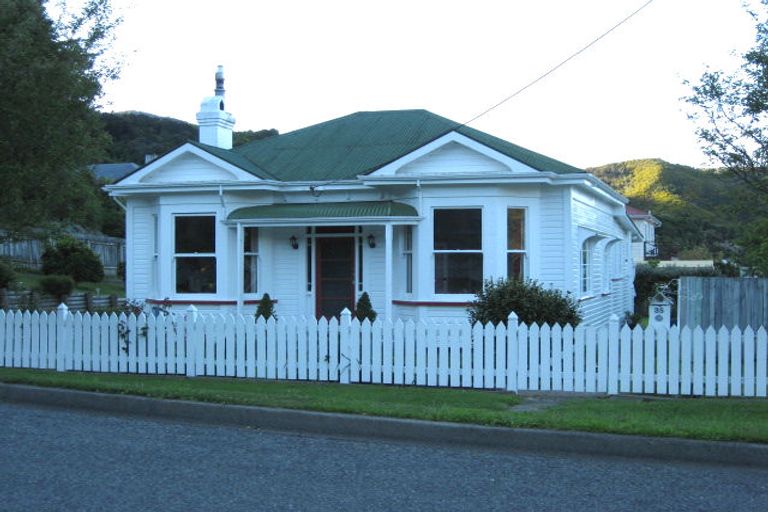 Photo of property in 35 Scotland Street, Picton, 7220