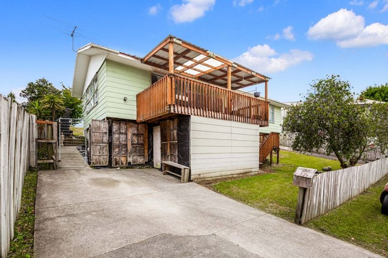 Photo of property in 20 Reinga Place, Massey, Auckland, 0614
