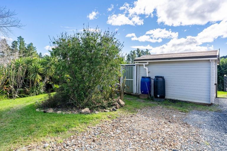 Photo of property in 3241 Paparoa-oakleigh Road, Paparoa, 0571