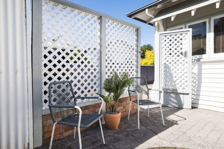 Photo of property in 17 Argyle Avenue, Takaro, Palmerston North, 4410