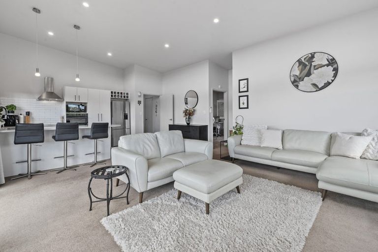 Photo of property in 1/9 Watea Road, Torbay, Auckland, 0630