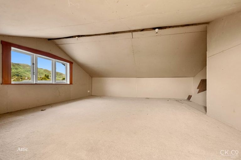 Photo of property in 30 Ludlam Crescent, Woburn, Lower Hutt, 5010