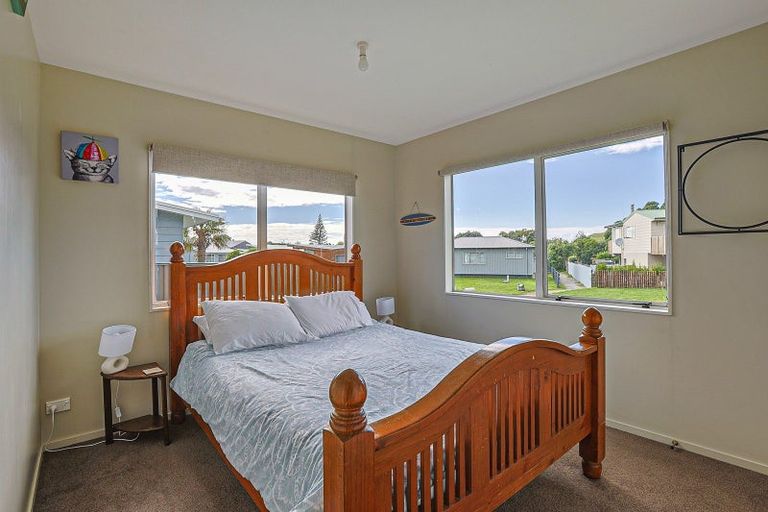 Photo of property in 9 John Ross Place, Kairakau, Havelock North, 4295