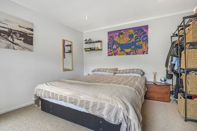 Photo of property in 13 Hartles Place, Mellons Bay, Auckland, 2014