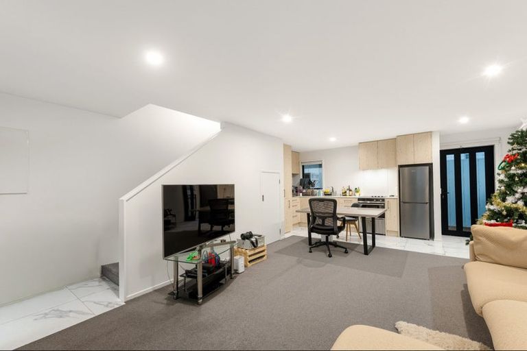 Photo of property in 1/21 Karamu Street, Te Atatu Peninsula, Auckland, 0610