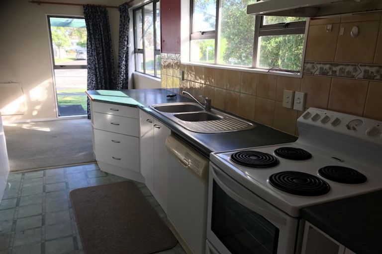 Photo of property in 52 Rhodes Drive, Kelvin Grove, Palmerston North, 4414