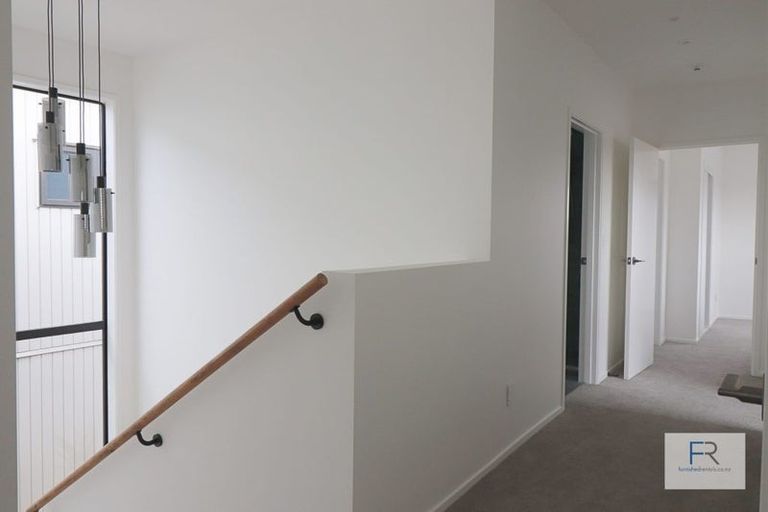 Photo of property in 4 Tapuwae Way, Mangere Bridge, Auckland, 2022