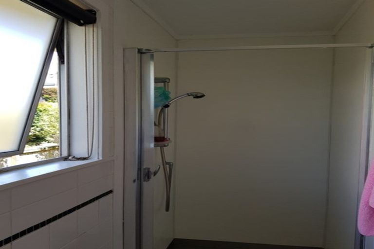 Photo of property in 51a Mellons Bay Road, Mellons Bay, Auckland, 2014