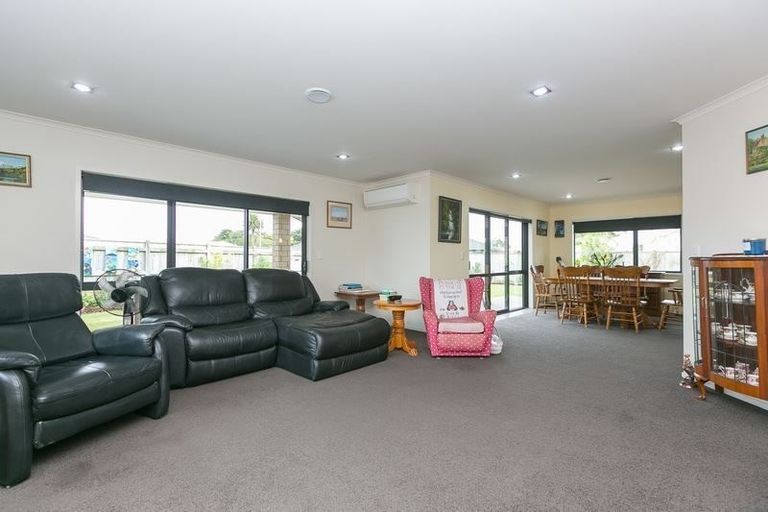 Photo of property in 1 Rawiri Drive, Bell Block, New Plymouth, 4312